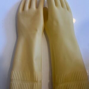 Yellow rubber gloves like new